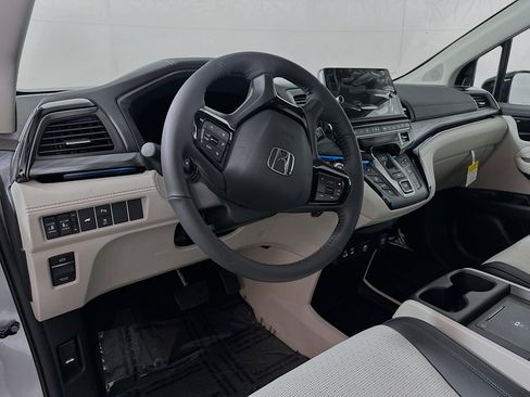 New 2026 Honda Odyssey Elite image 9