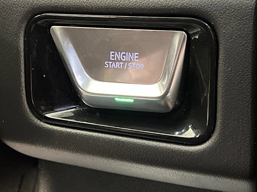 Used 2025 GMC Yukon XL Denali RWD image 58