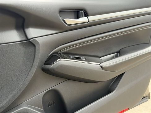 Used 2020 Nissan Altima 2.5 Platinum image 28