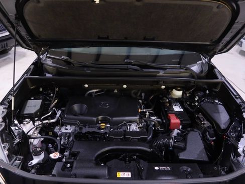 Used 2020 Toyota RAV4 XLE Premium image 9