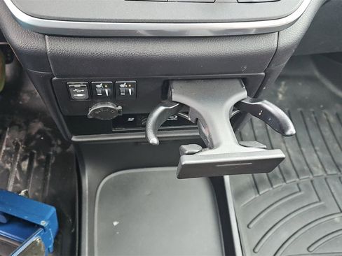 Used 2015 Toyota Sienna Limited Premium image 20