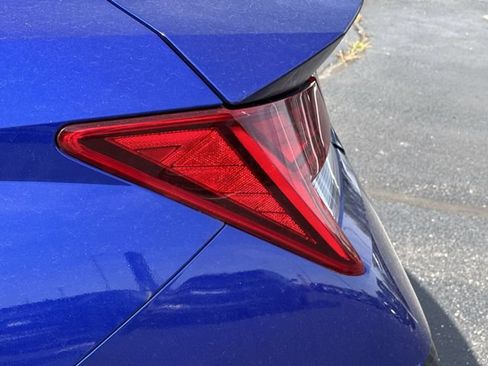 Used 2025 Hyundai Elantra Limited FWD image 30