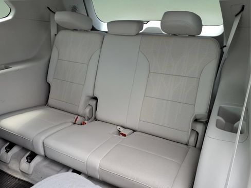 Used 2025 Buick Enclave Avenir w/ LPO, Floor Liner Package AWD/4WD image 7