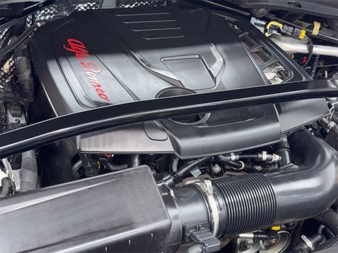 Used 2022 Alfa Romeo Stelvio Veloce image 60