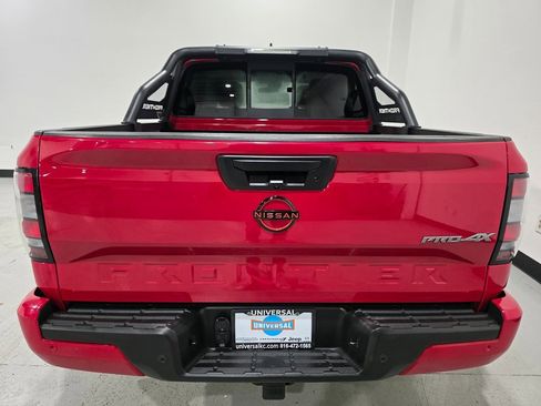 Used 2022 Nissan Frontier PRO-4X image 26