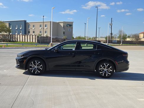 Used 2025 Toyota Crown Nightshade image 7