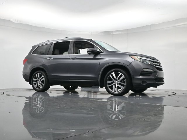 Used 2016 Honda Pilot Touring image 38