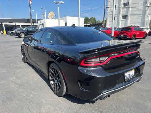 Used 2018 Dodge Charger R/T Scat Pack RWD image 6