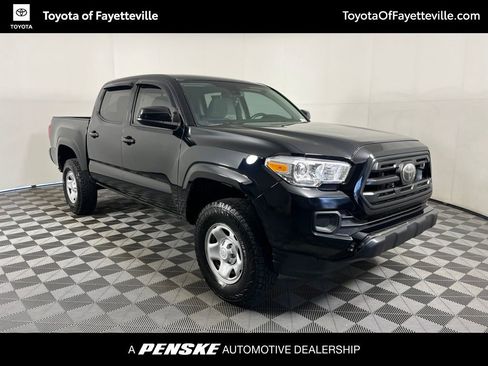Used 2018 Toyota Tacoma SR w/ SR Convenience Package AWD/4WD image 3