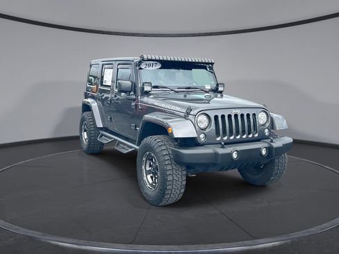 Used 2017 Jeep Wrangler Unlimited Rubicon w/ Cold Weather Group AWD/4WD image 12
