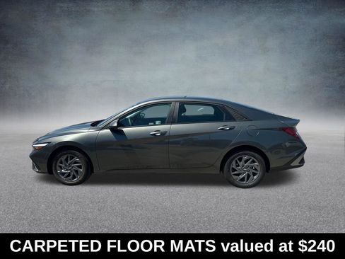 Used 2025 Hyundai Elantra Hybrid FWD image 2