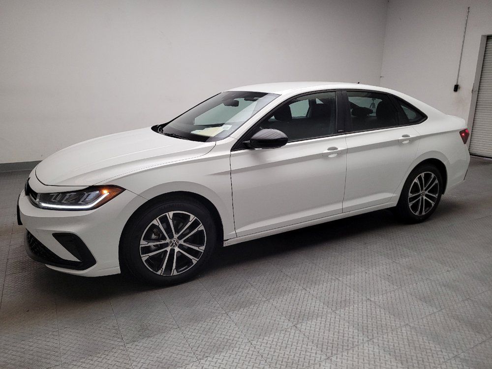 Used 2025 Volkswagen Jetta Sport FWD image 2
