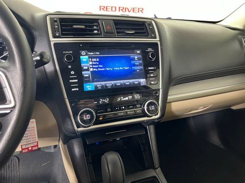 Used 2018 Subaru Outback 2.5i Premium AWD/4WD image 18
