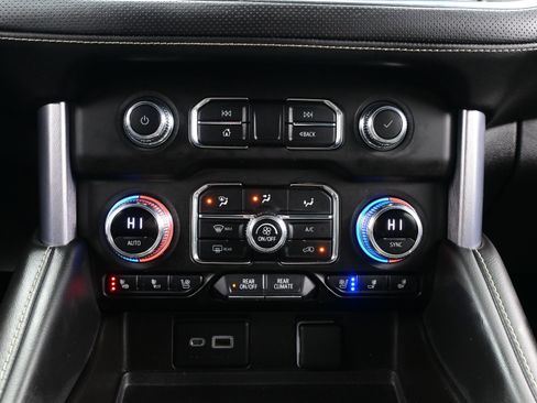 Used 2021 GMC Yukon SLT w/ SLT Premium Package image 22