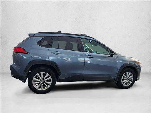 Used 2025 Toyota Corolla Cross LE FWD image 4