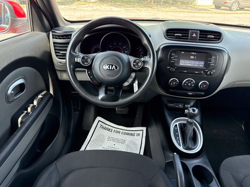 Used 2019 Kia Soul FWD image 11