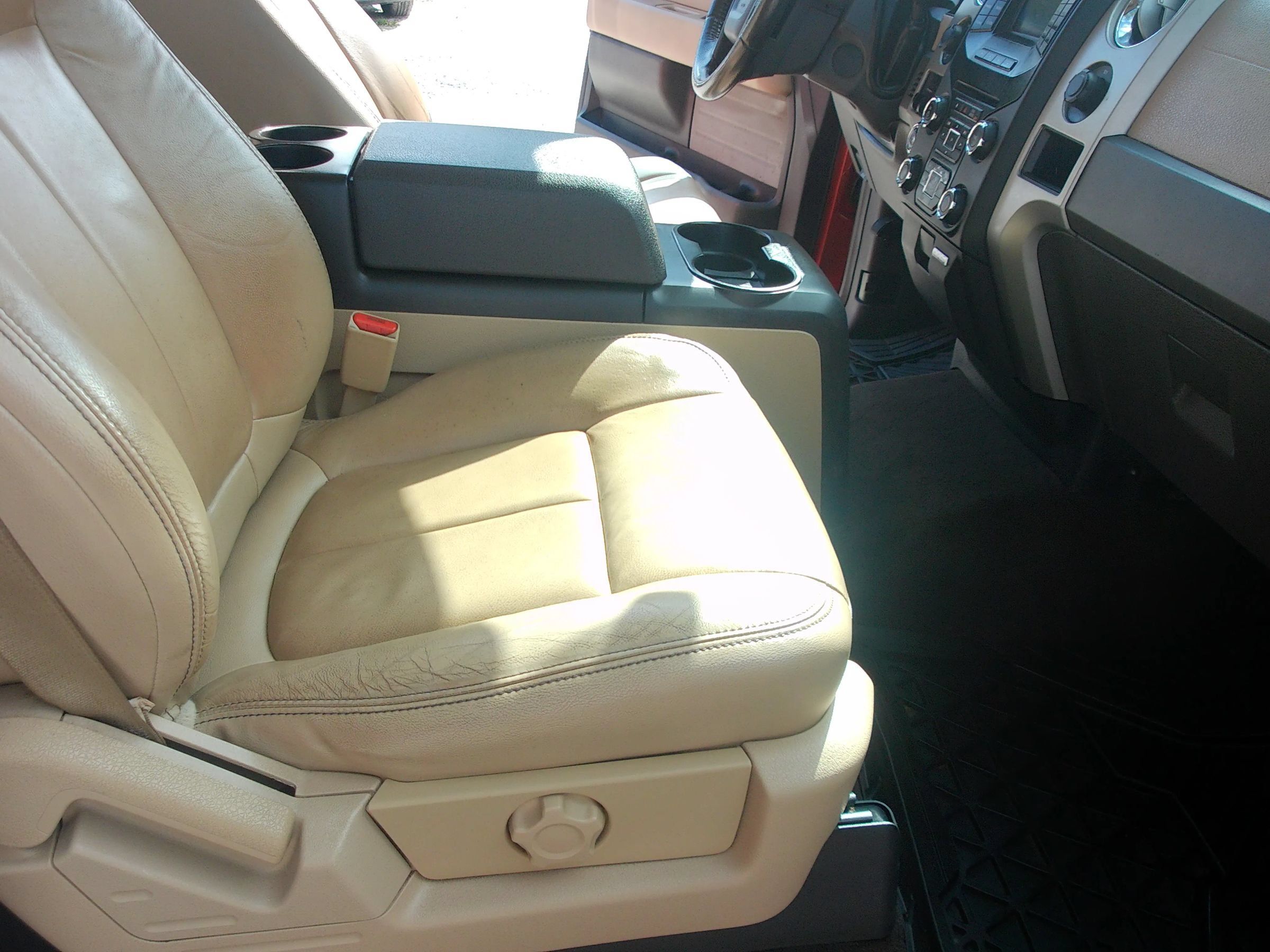 Used 2014 Ford F150 XLT w/ Equipment Group 302A Luxury RWD image 35