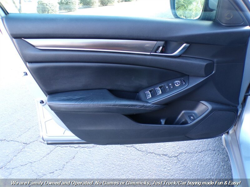 Used 2018 Honda Accord Sport image 11