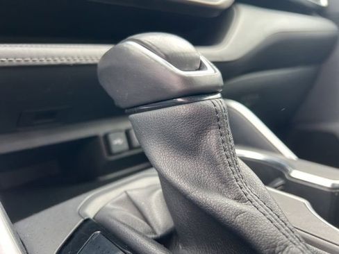 Used 2021 Toyota Highlander XLE image 23