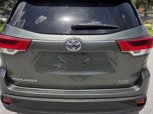 Used 2019 Toyota Highlander LE FWD image 5