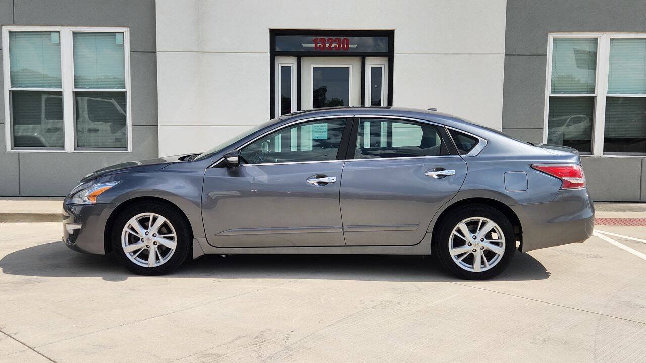 Used 2014 Nissan Altima 2.5 SV w/ Convenience Package FWD image 3
