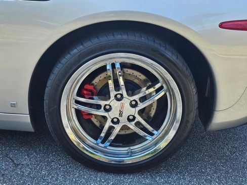 Used 2006 Chevrolet Corvette Coupe w/ Preferred Equipment Group image 17