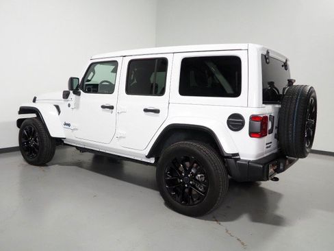 Used 2025 Jeep Wrangler Sahara 4xe w/ Safety Group AWD/4WD image 9