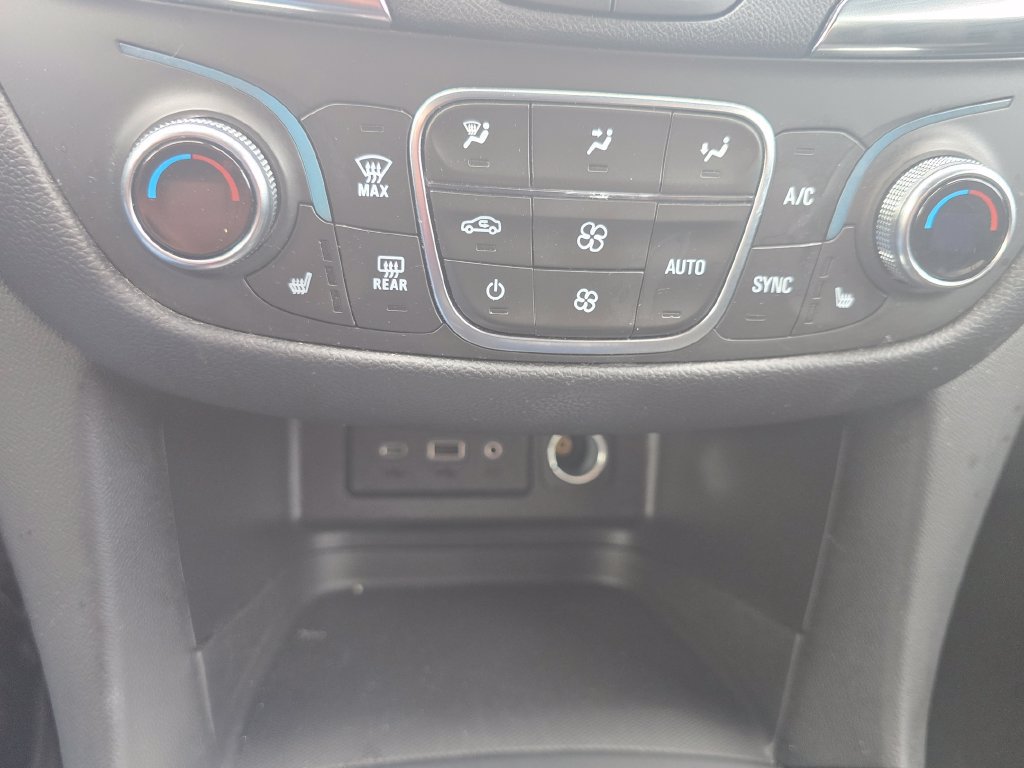 Certified 2024 Chevrolet Equinox LT FWD image 35
