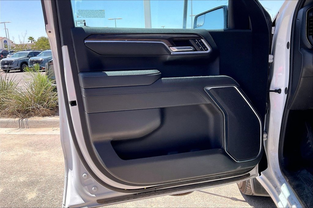 Used 2025 GMC Sierra 1500 SLT RWD image 22