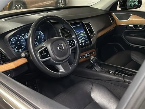 Used 2021 Volvo XC90 T5 Momentum w/ Advanced Package image 23