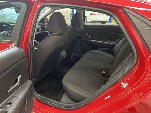 Used 2023 Hyundai Elantra SEL image 17