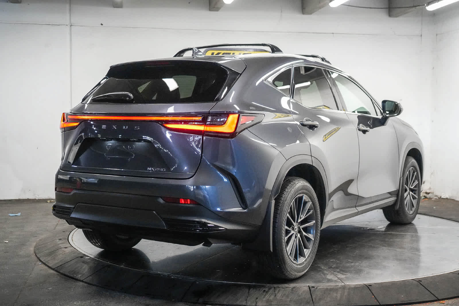 Used 2025 Lexus NX 250 FWD w/ Accessory Package (2T) image 4