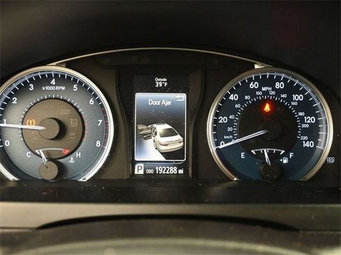 Used 2016 Toyota Camry LE image 24