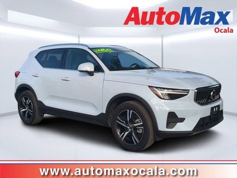 Used 2025 Volvo XC40 B5 Core AWD/4WD image 1