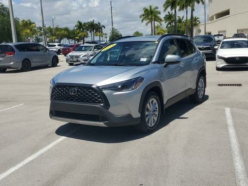 Certified 2024 Toyota Corolla Cross LE w/ Moonroof Package image 7