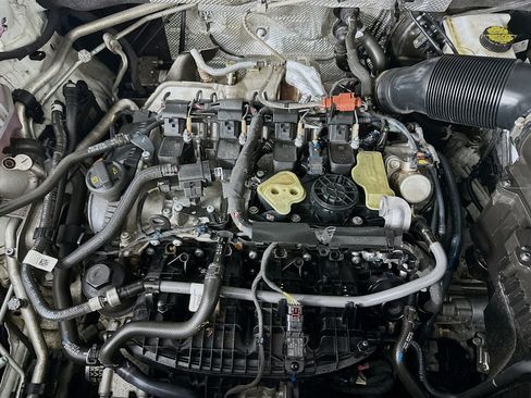 Used 2025 Volkswagen Atlas SE image 35