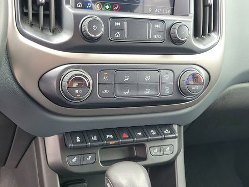 Used 2022 Chevrolet Colorado Z71 w/ Safety Package AWD/4WD image 28