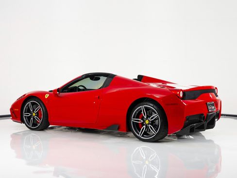 Used 2015 Ferrari 458 Speciale A image 8