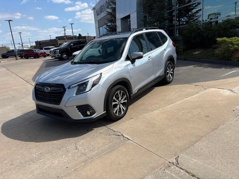 Used 2023 Subaru Forester Limited w/ Popular Package #2 AWD/4WD image 7