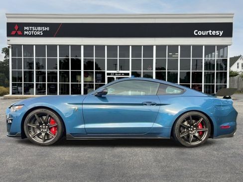 Used 2020 Ford Mustang Shelby GT500 w/ Carbon Fiber Track Pack image 3