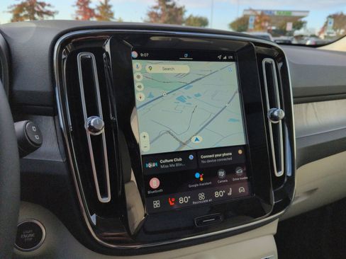 New 2026 Volvo XC40 B5 Ultra w/ Protection Package Premier image 20