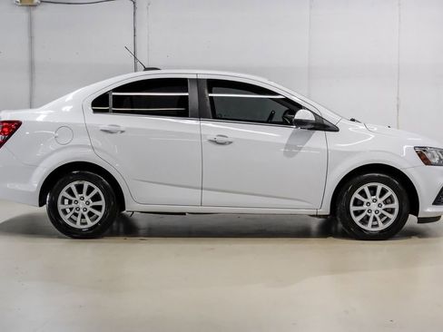 Used 2019 Chevrolet Sonic LT w/ Convenience Package image 7