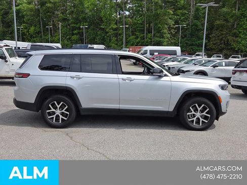 Used 2024 Jeep Grand Cherokee L Limited w/ Luxury Tech Group II AWD/4WD image 17