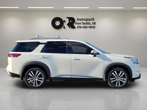 Used 2024 Nissan Pathfinder Platinum w/ Cargo Package FWD image 6