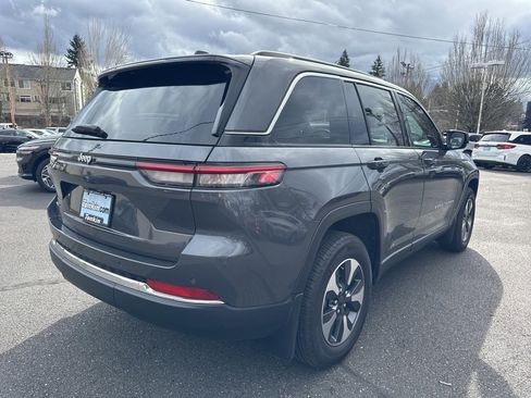 Used 2025 Jeep Grand Cherokee Limited 4xe w/ MOPAR Finishing Package image 9