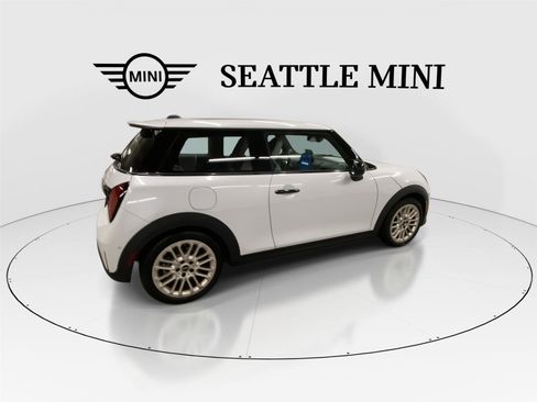 Certified 2025 MINI Cooper S image 11
