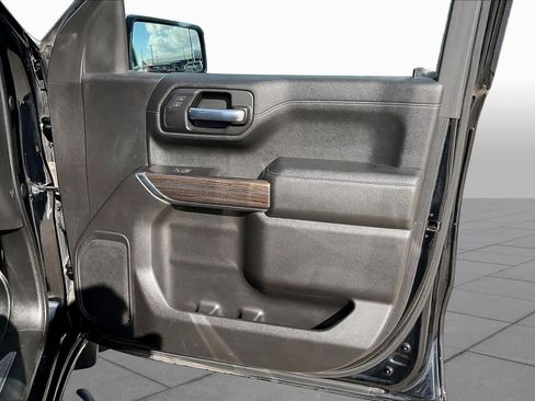 Used 2020 Chevrolet Silverado 1500 LT RWD image 20