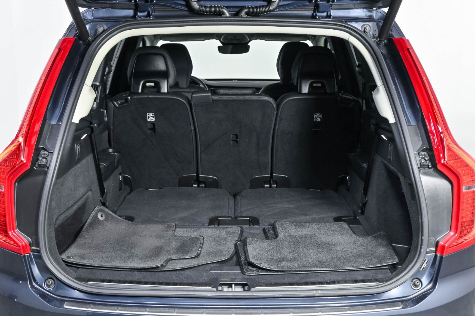Used 2025 Volvo XC90 T8 Plus w/ Protection Package Premier AWD/4WD image 32