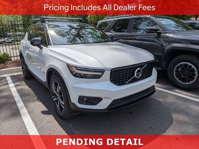 Used 2022 Volvo XC40 T5 R-Design w/ Advanced Package