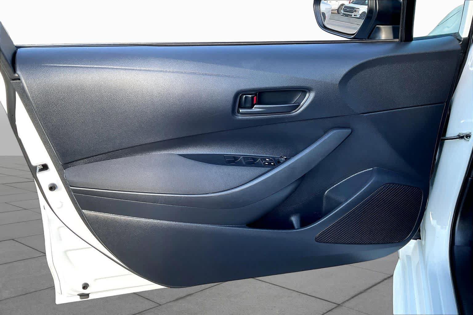 Used 2025 Toyota Corolla LE FWD image 19